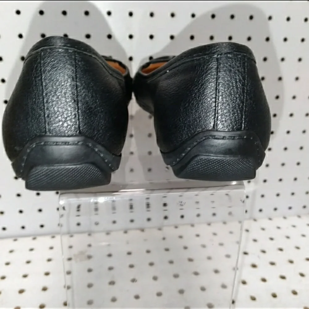Liz Claiborne these liz